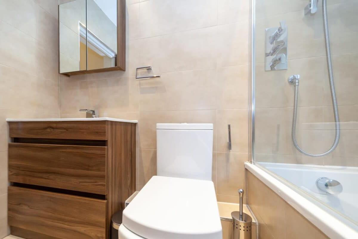Spacious 2 Bedroom Maisonette In Stratford لندن المظهر الخارجي الصورة